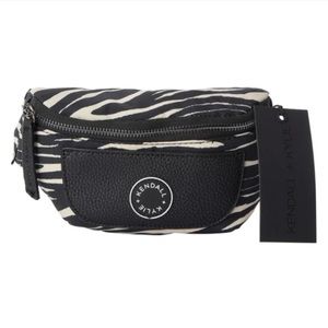 🩷KENDALL AND KYLIE COLLECTION🩷
Zebra Print Belt Fanny Pack Animal Print